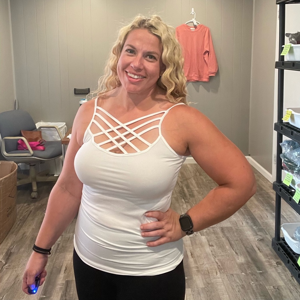 Zenana White crisscross tank
